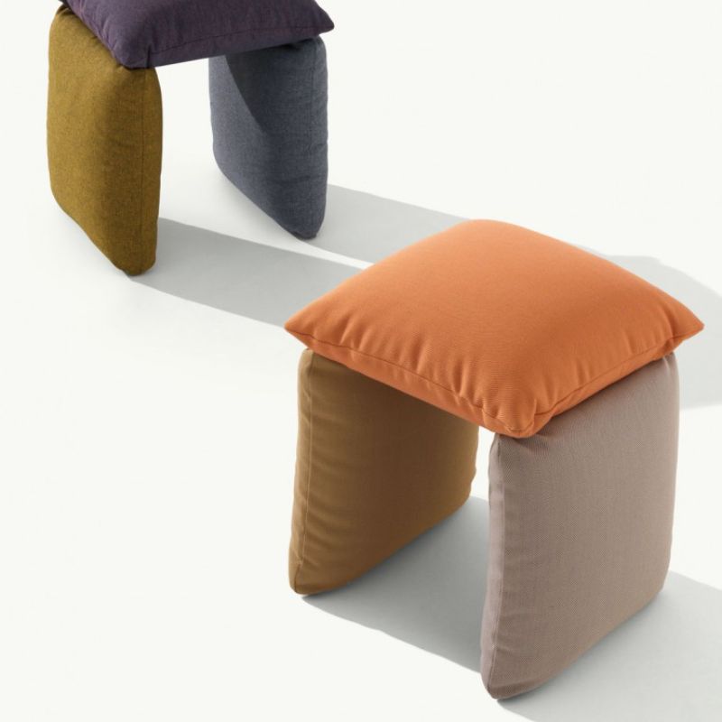 Pillow 702 pouf