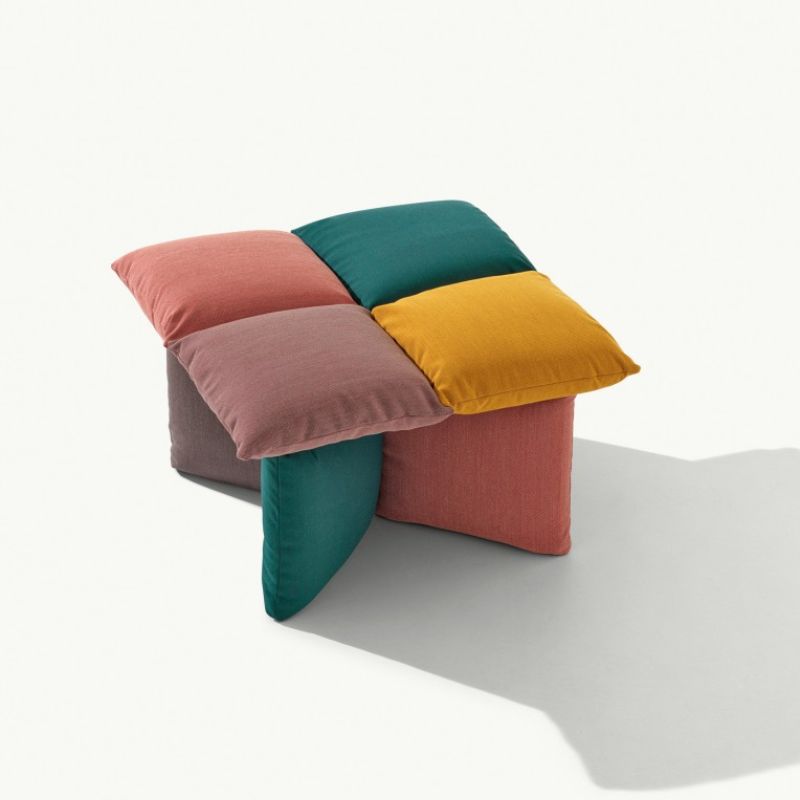 Pillow 702 pouf