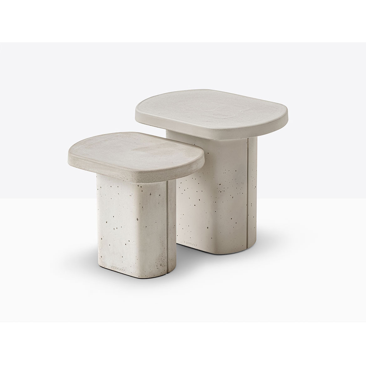 Caementum cmt_46x35x42 coffee table