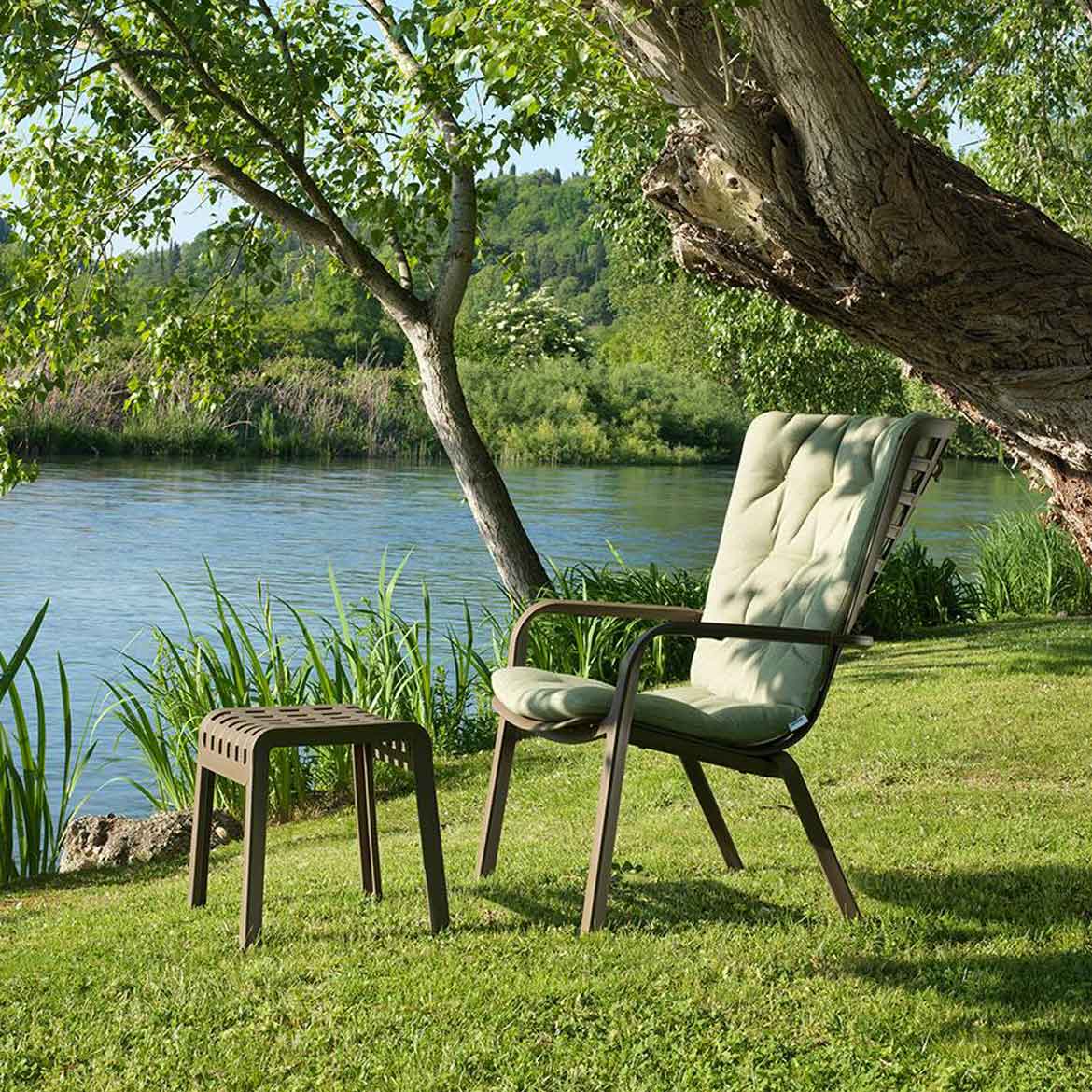 Folio 203 armchair