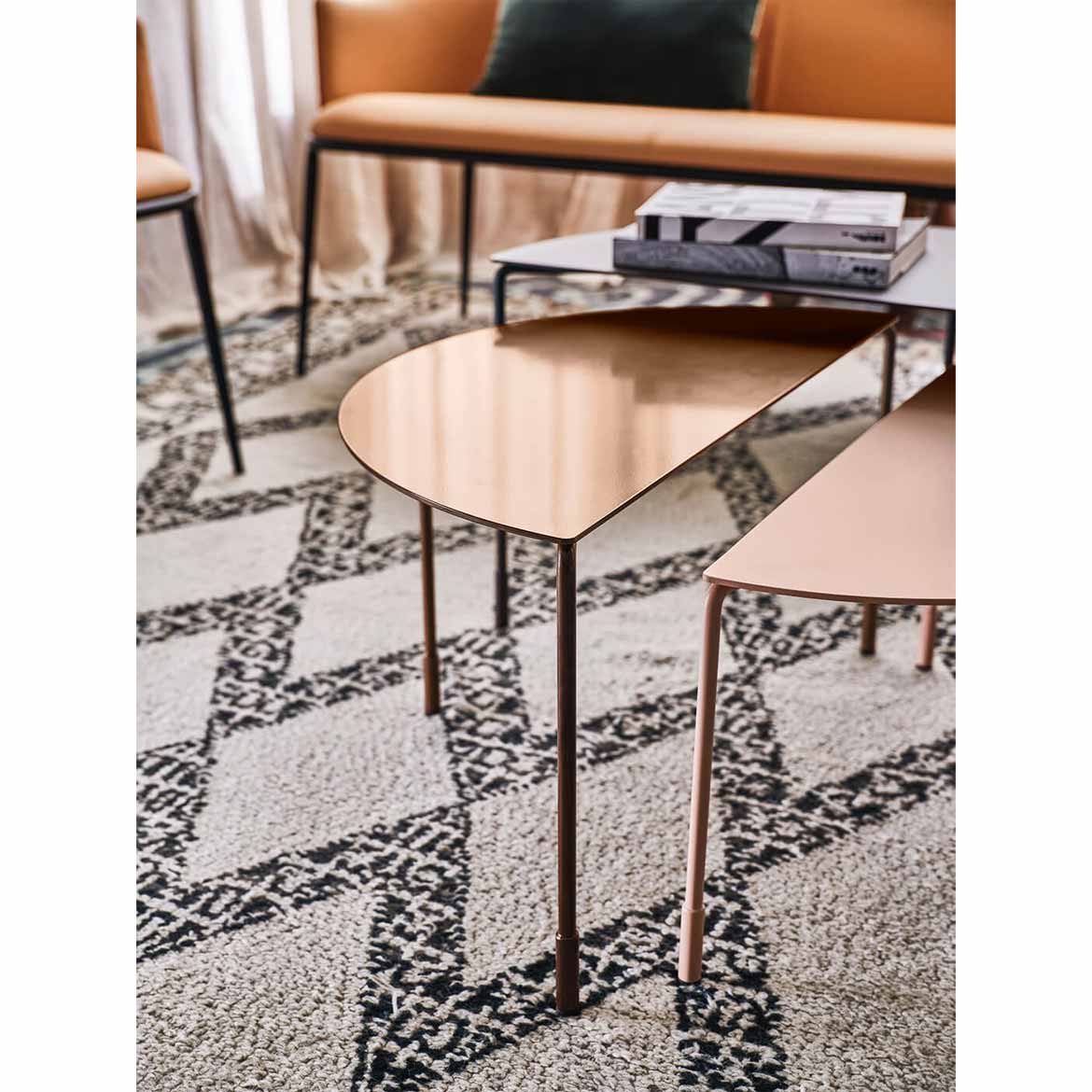 Hoodie 605 coffee table