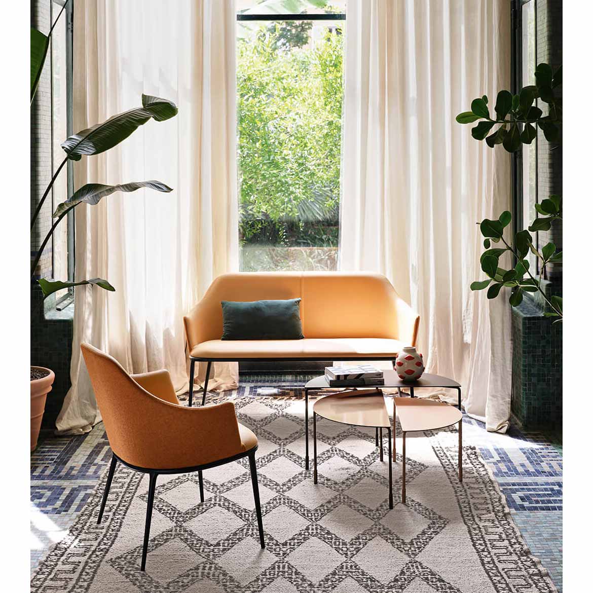 Hoodie 605 coffee table