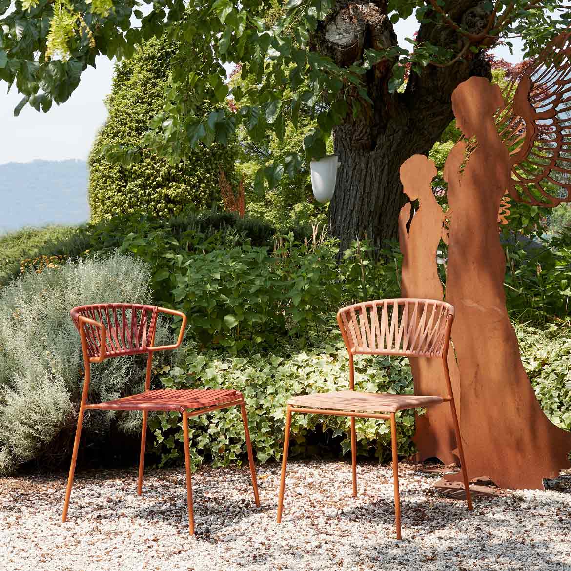 Lisa club 107 chair