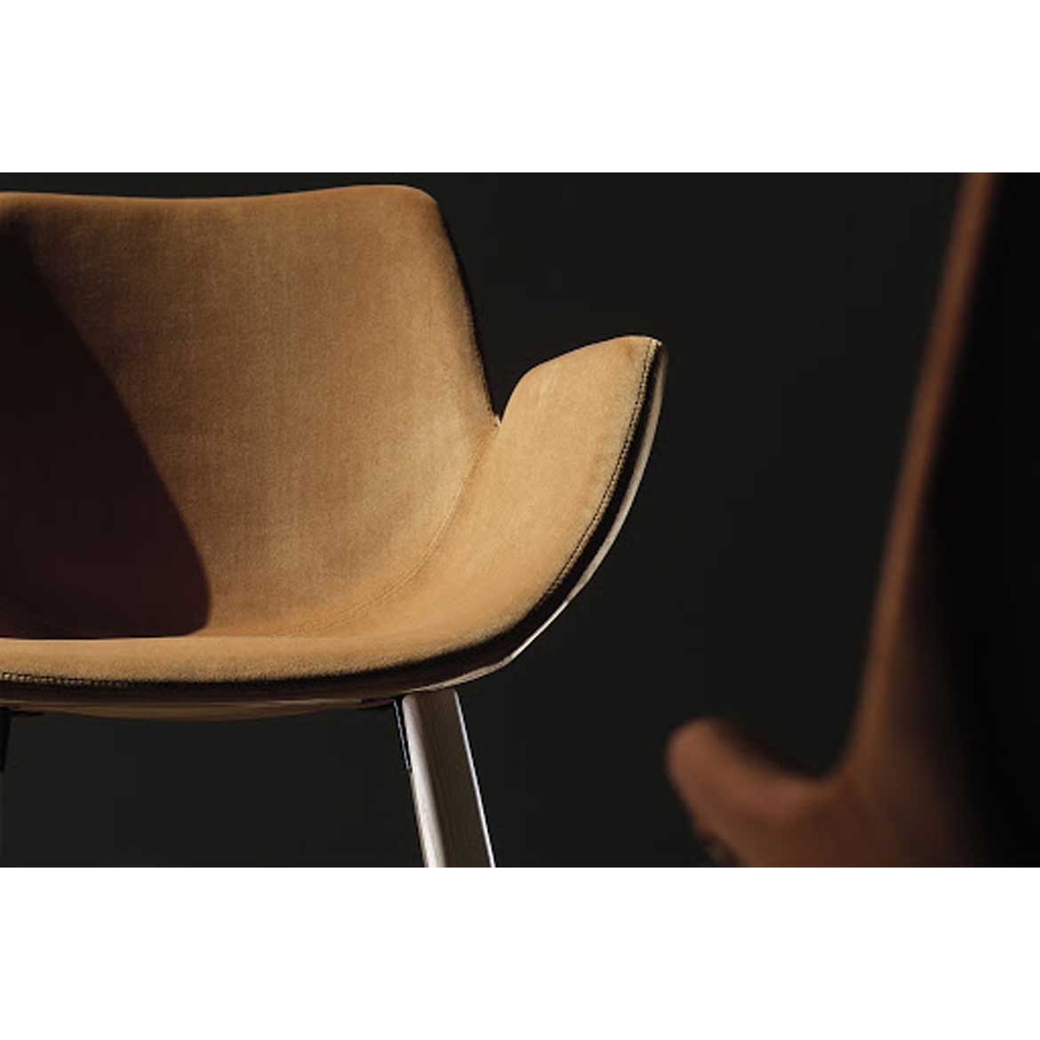 Nita 202 armchair