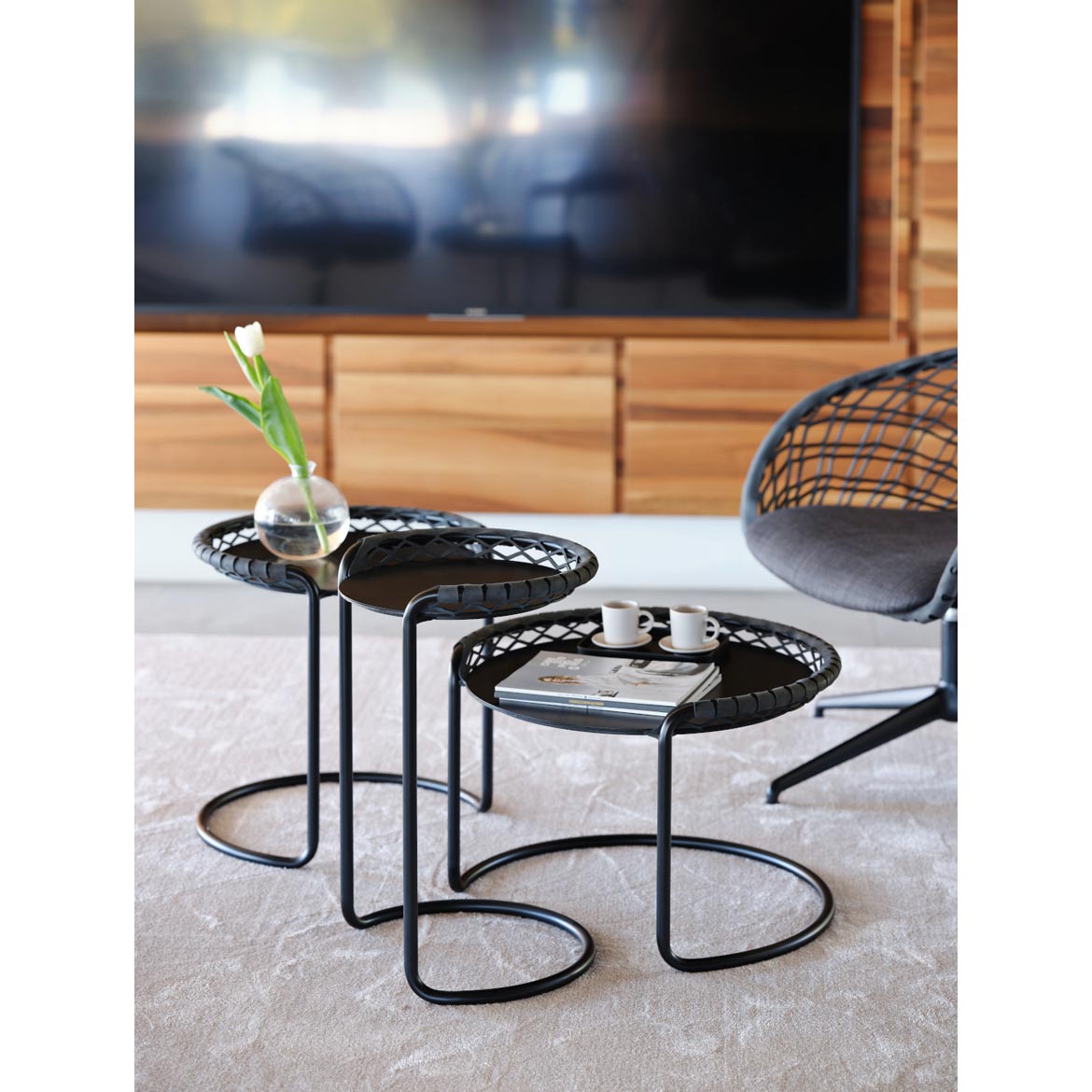 P47 606 coffee table