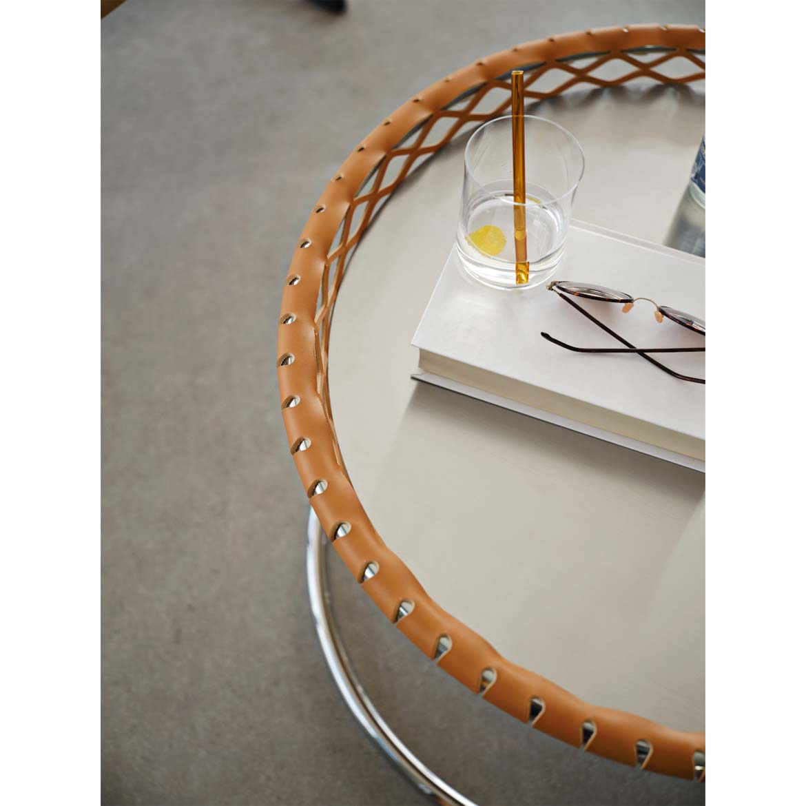 P47 606 coffee table