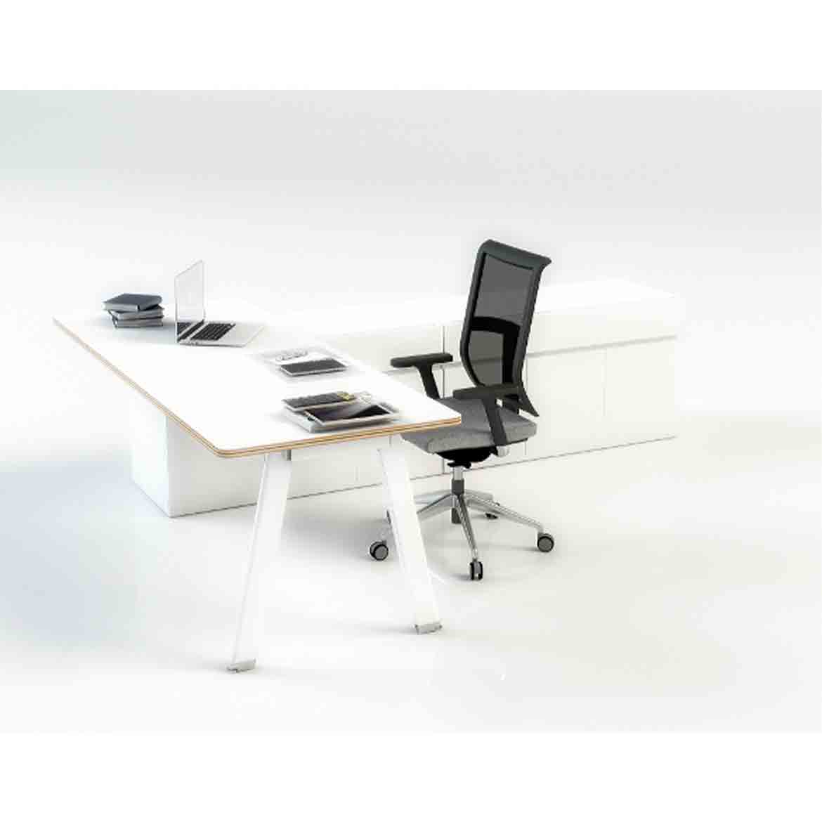 Simplic 605 office desk