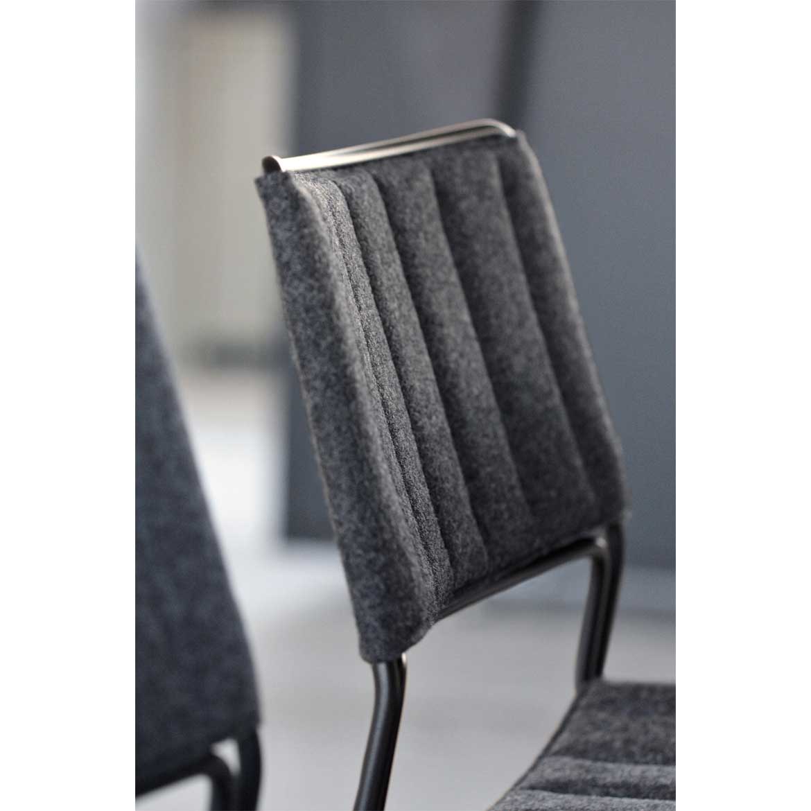 Slim 102 chair