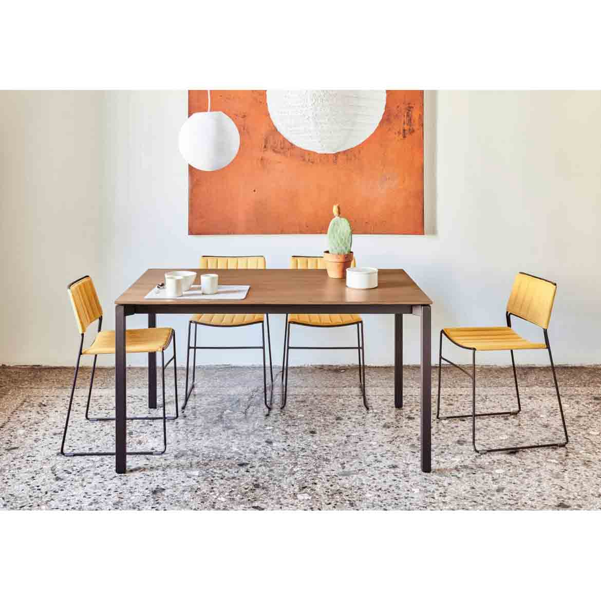 Slim 102 chair