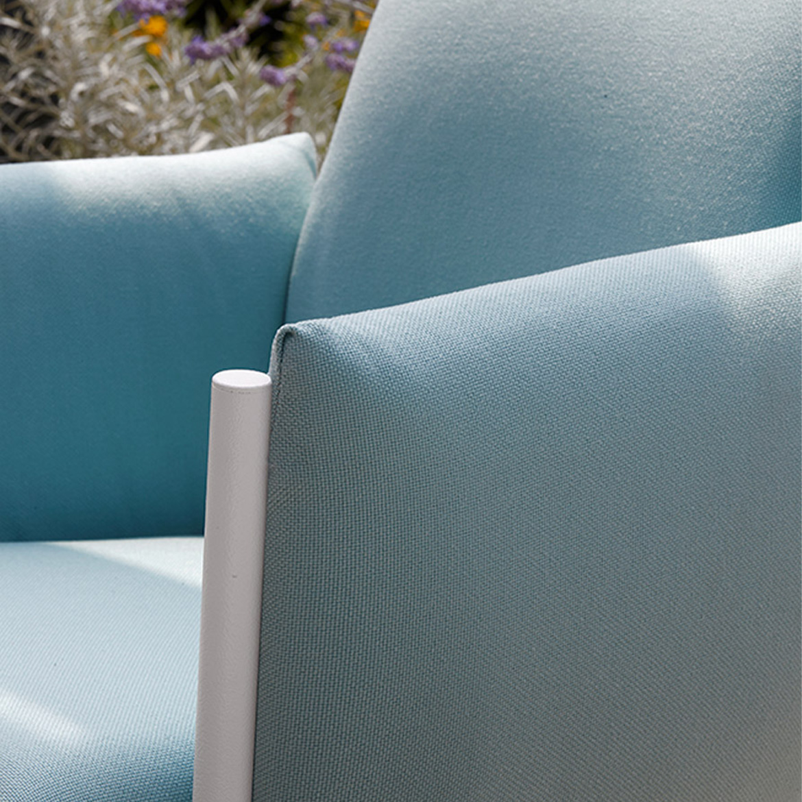 Brezza 202 armchair