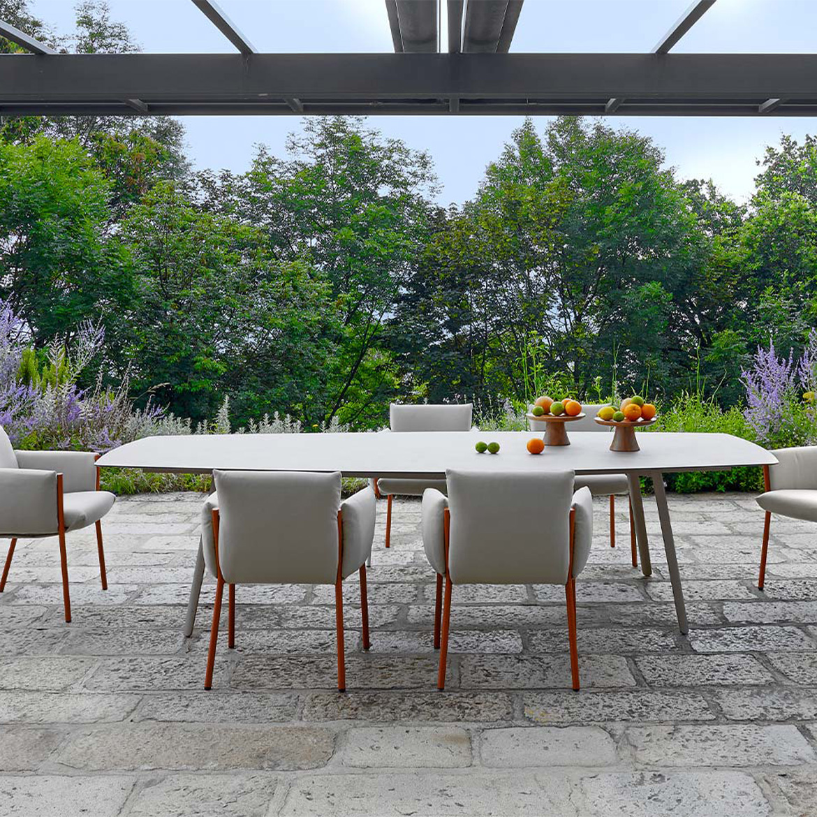 Brezza 202 armchair