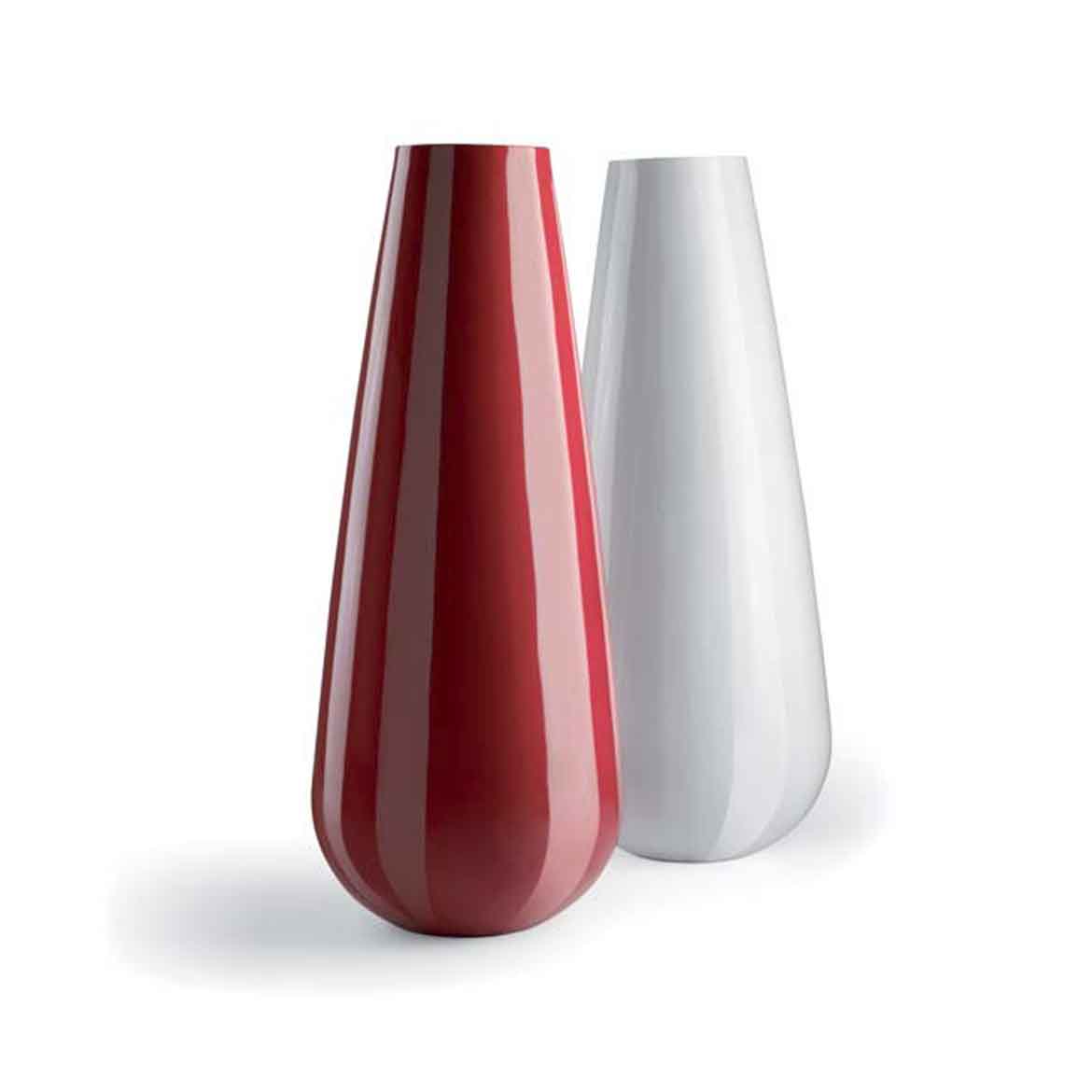 Polyethylene frame, available in more colours. 