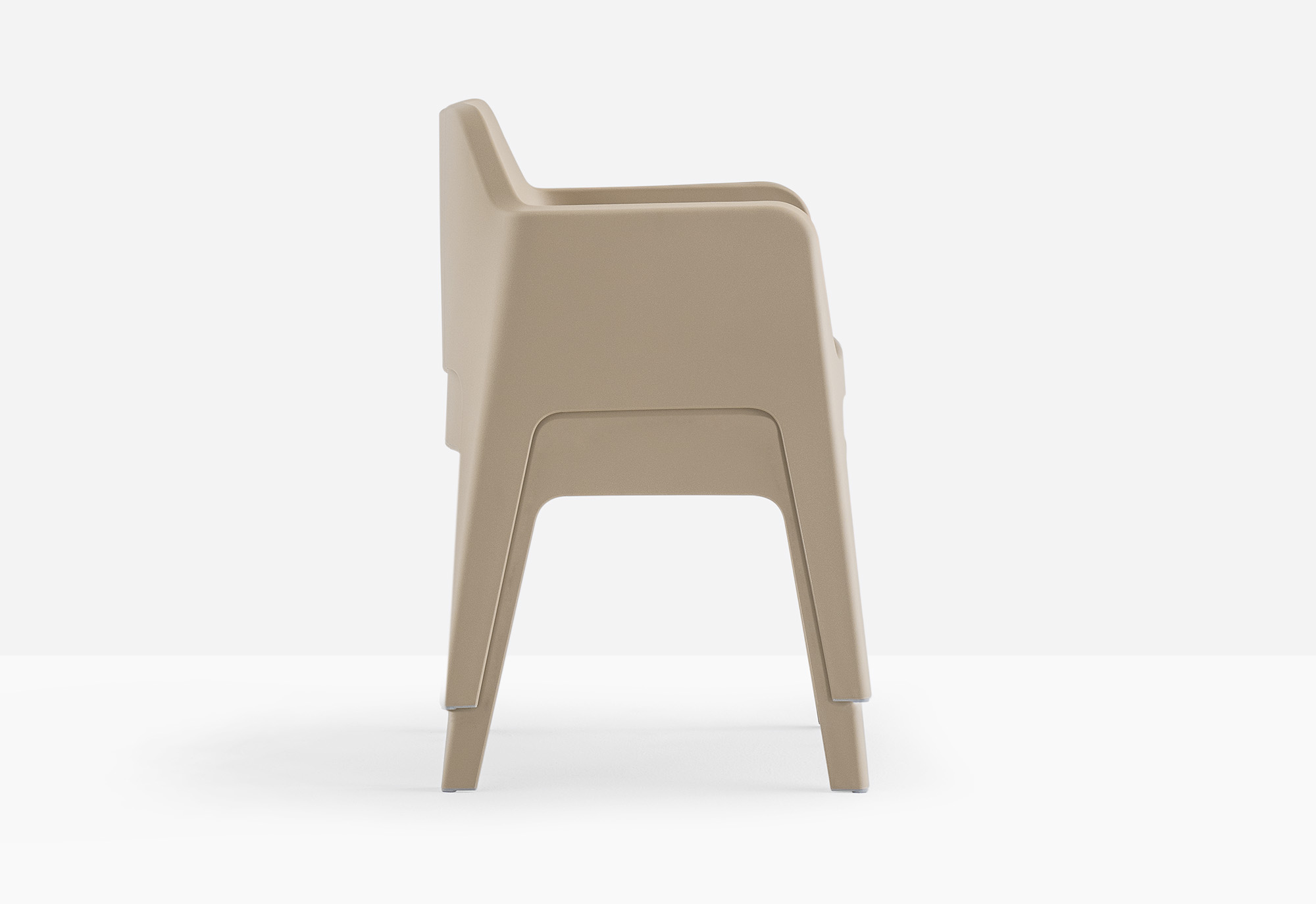 Plus 630 armchair 