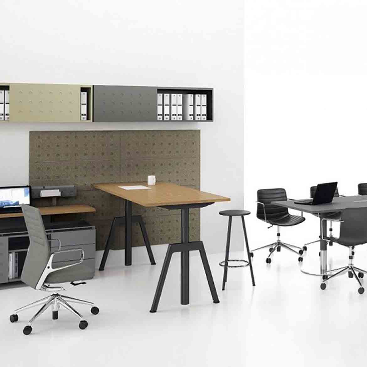 Plus 605 hight adjustable office desk