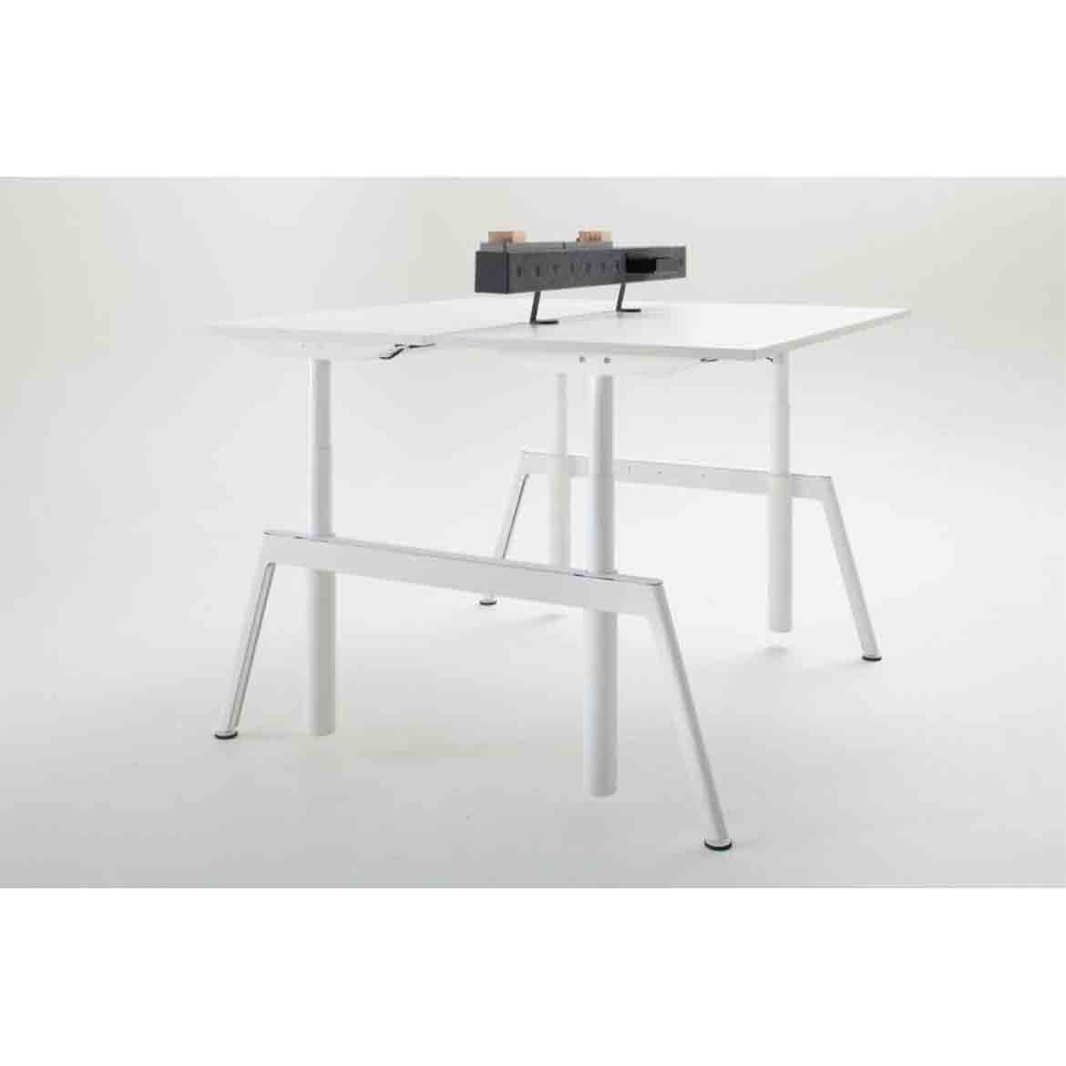 Plus 605 hight adjustable office desk