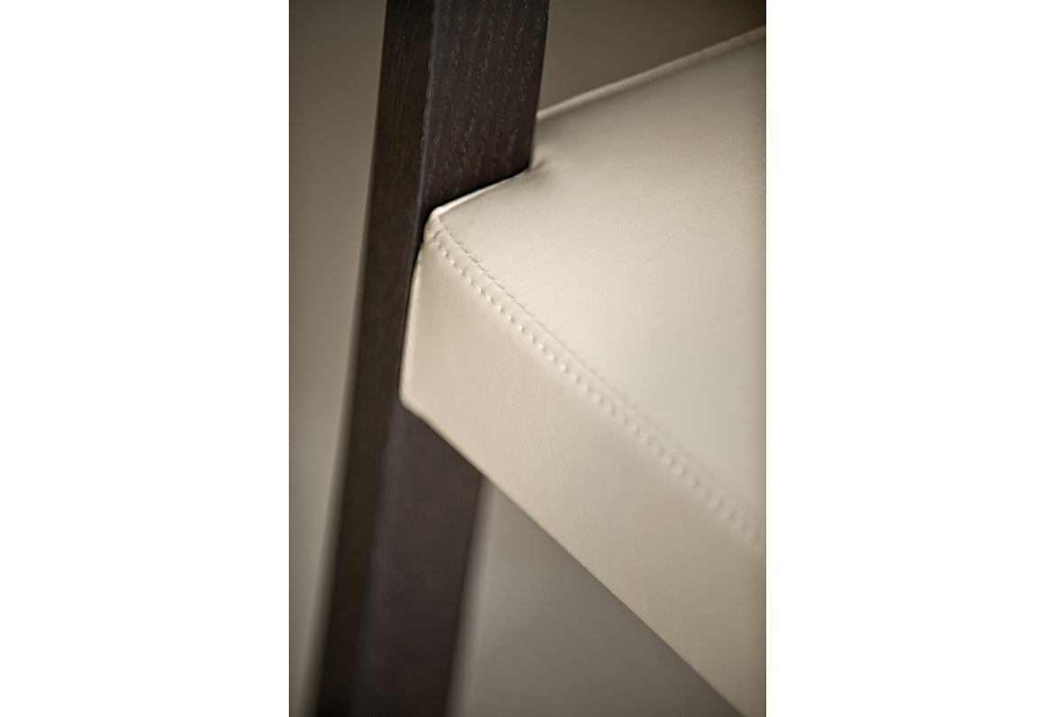 Sign 455 armchair