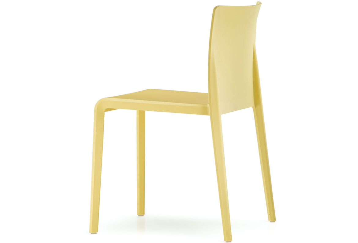 Volt 670 chair 