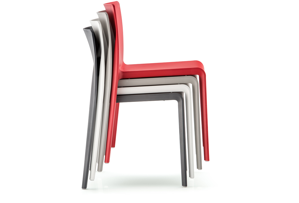 Volt 670 chair 